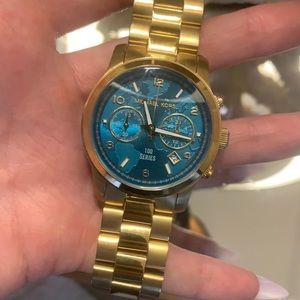 Michael Kor watch/battery needs to be replaced.